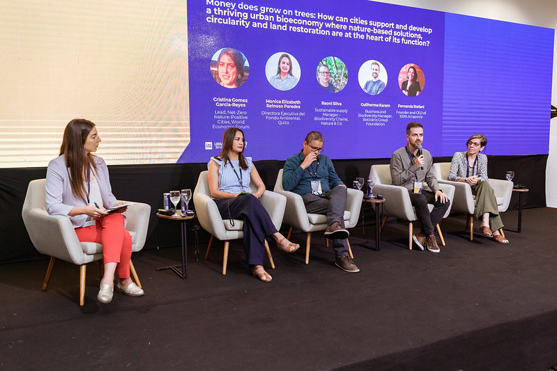 panel durante el encuentro ciudad-empresa