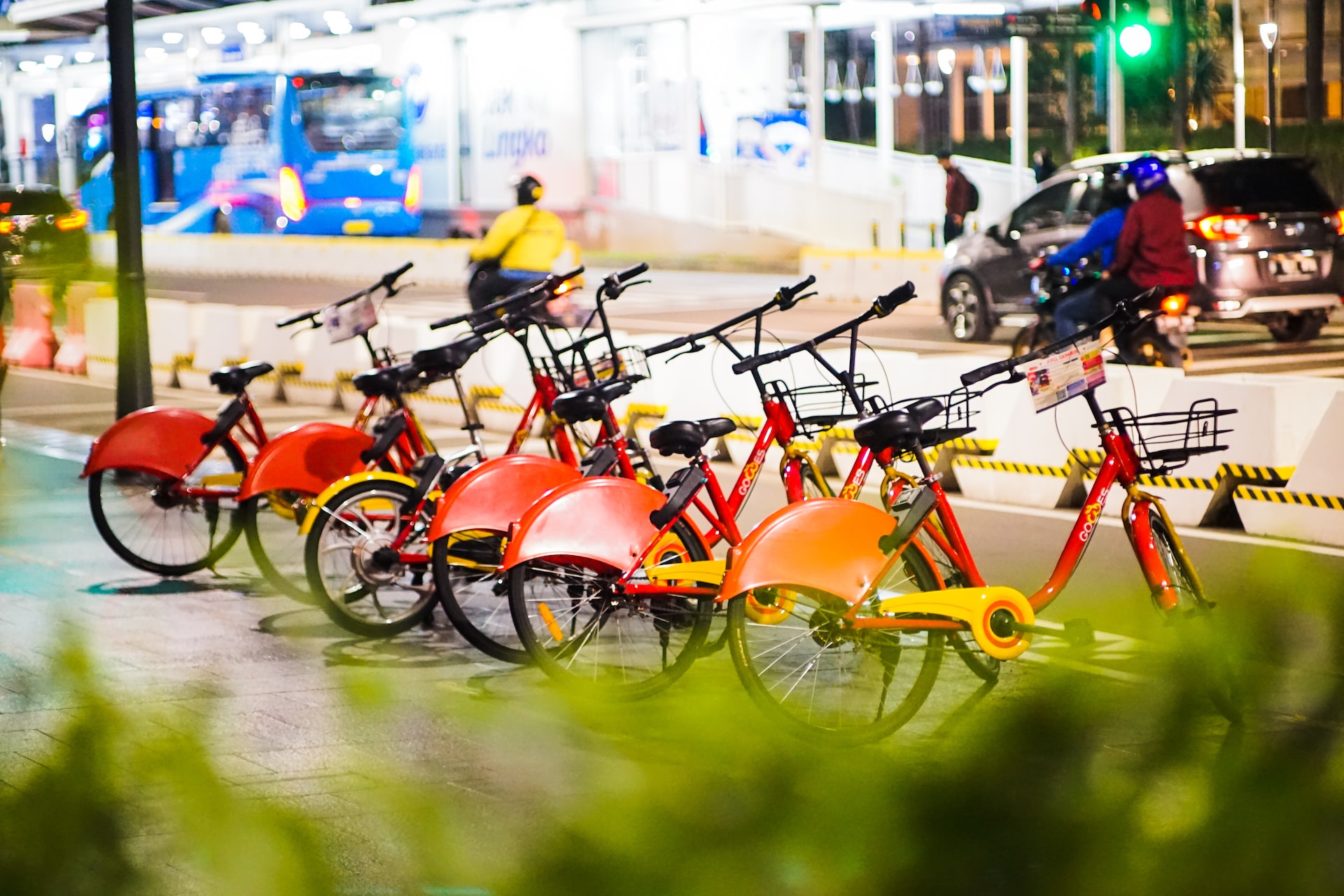 Bicicletas públicas en Yakarta / Yulia Agnis, Unsplash