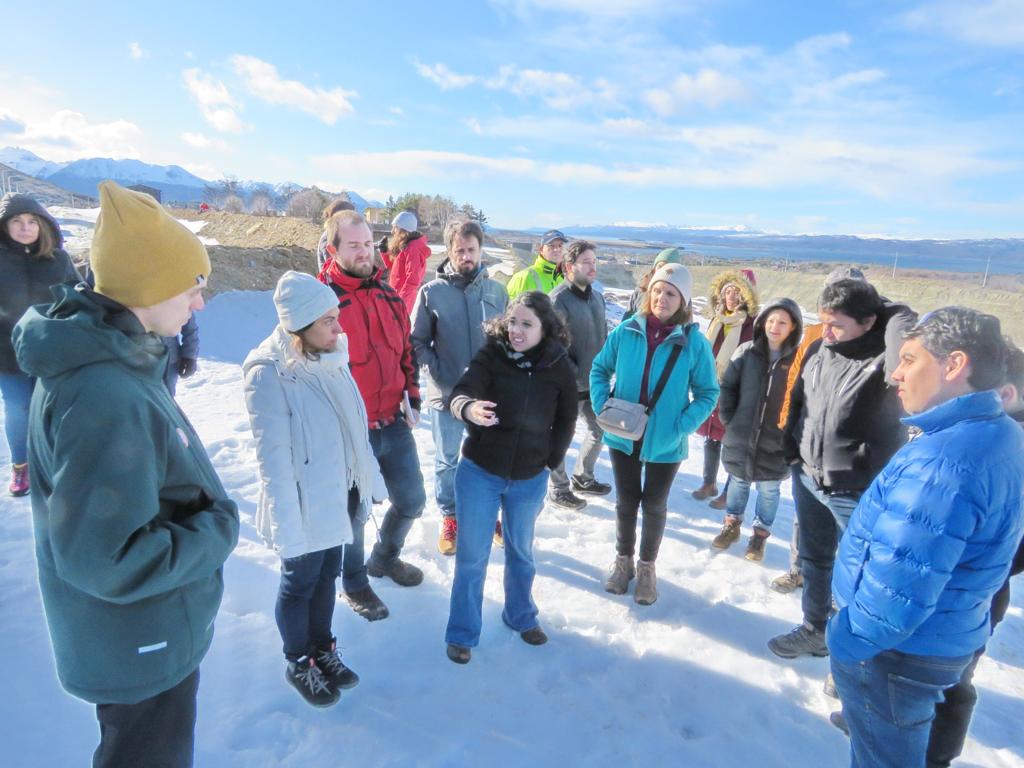 Los participantes debaten durante la visita a Ushuaia
