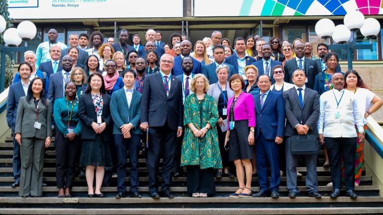 participantes en la Cumbre de Ciudades y Regiones UNEA-6